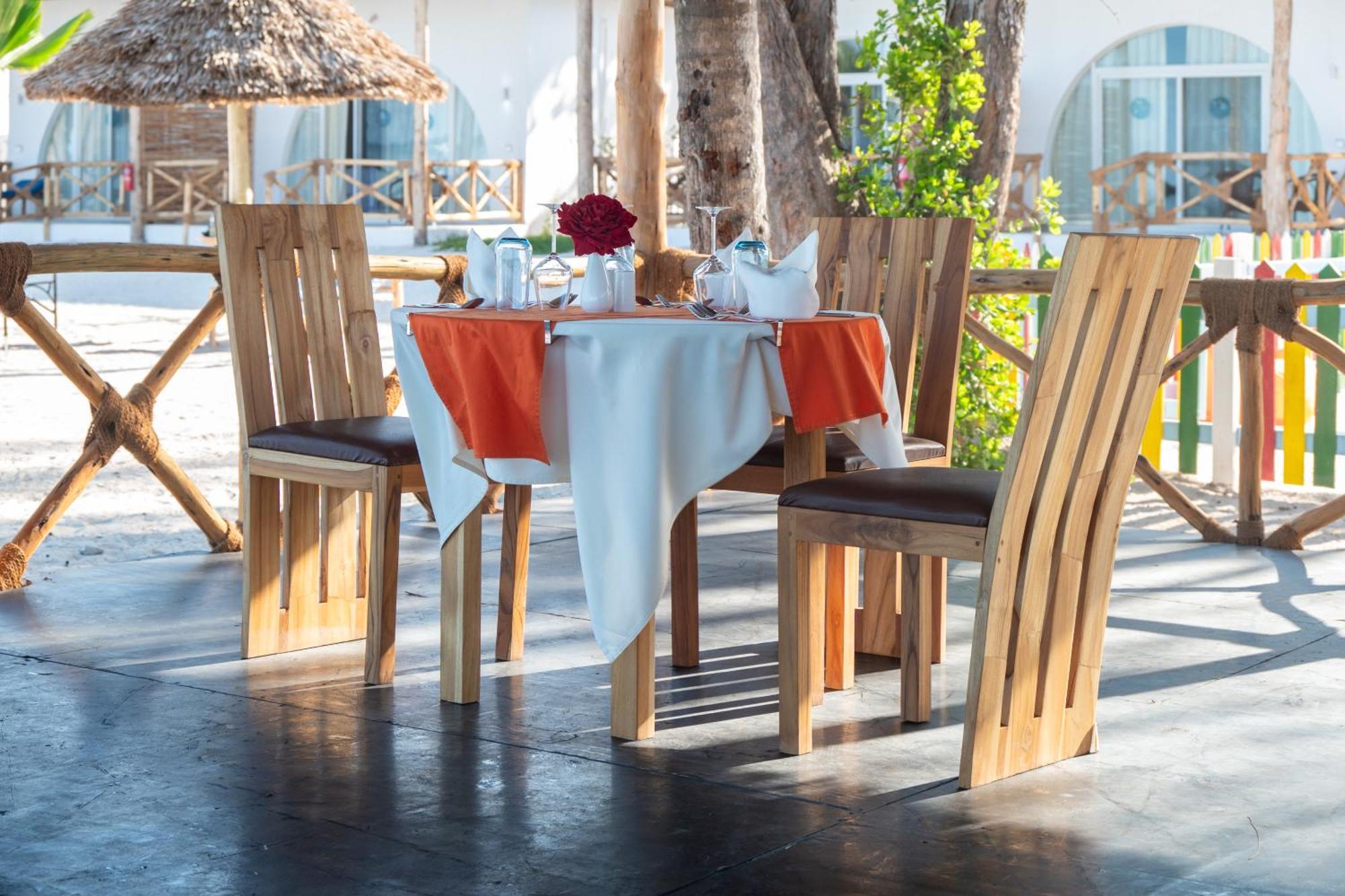 Royal Mandarin Hotel & Resort Pwani Mchangani Exteriör bild